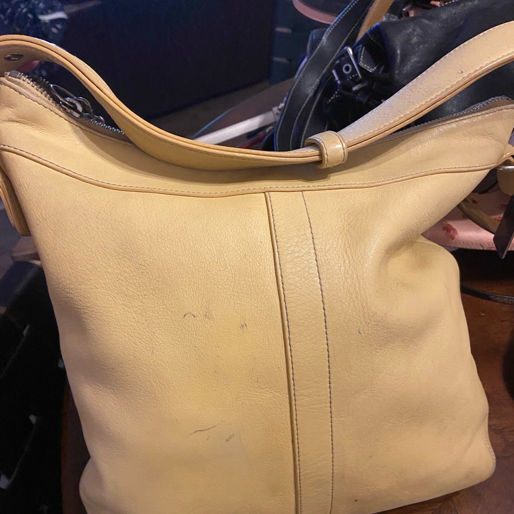 Vintage Coach L3D-9188 Legacy Gallery Slim Shoulder bag in Butter Yellow
